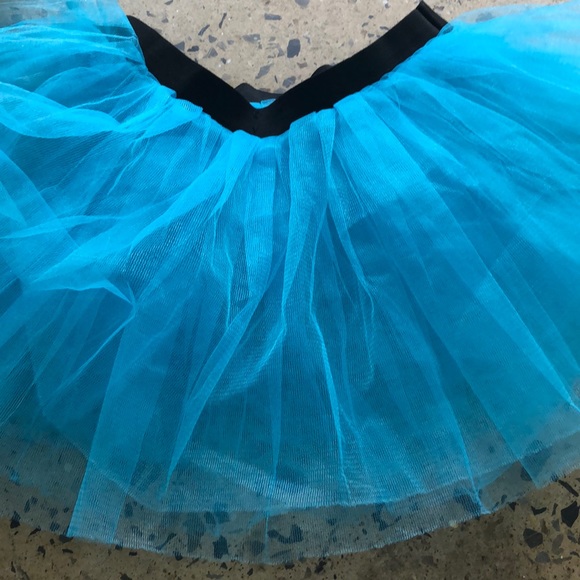 A blue gone for a run running Tutu - Picture 2 of 2